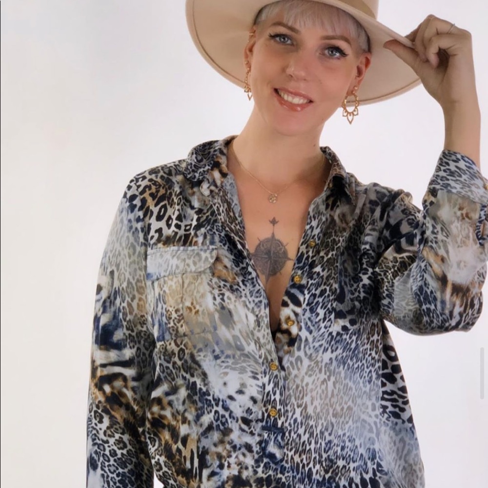 Women shirt